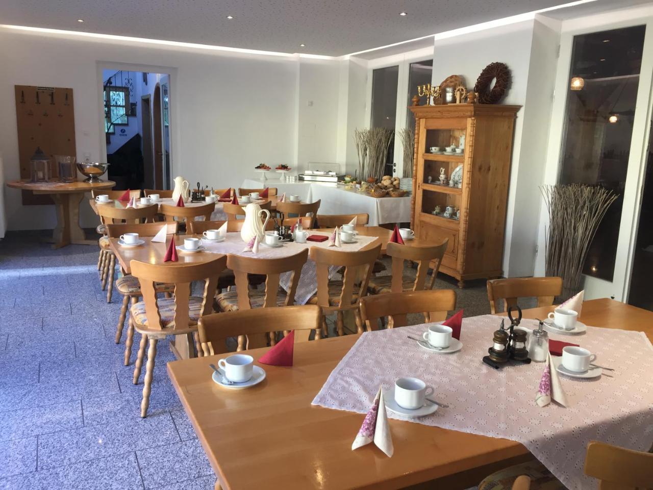 - Kretschmannshof Gasthof